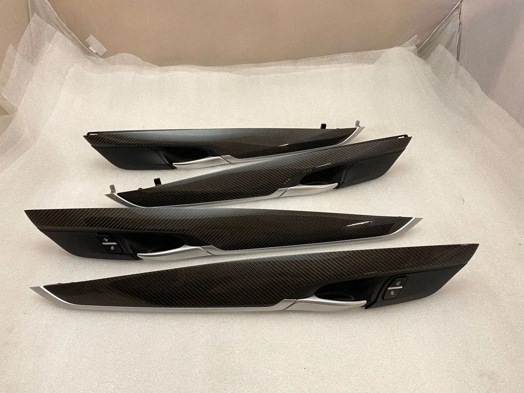 Door card panel trim set D0002437