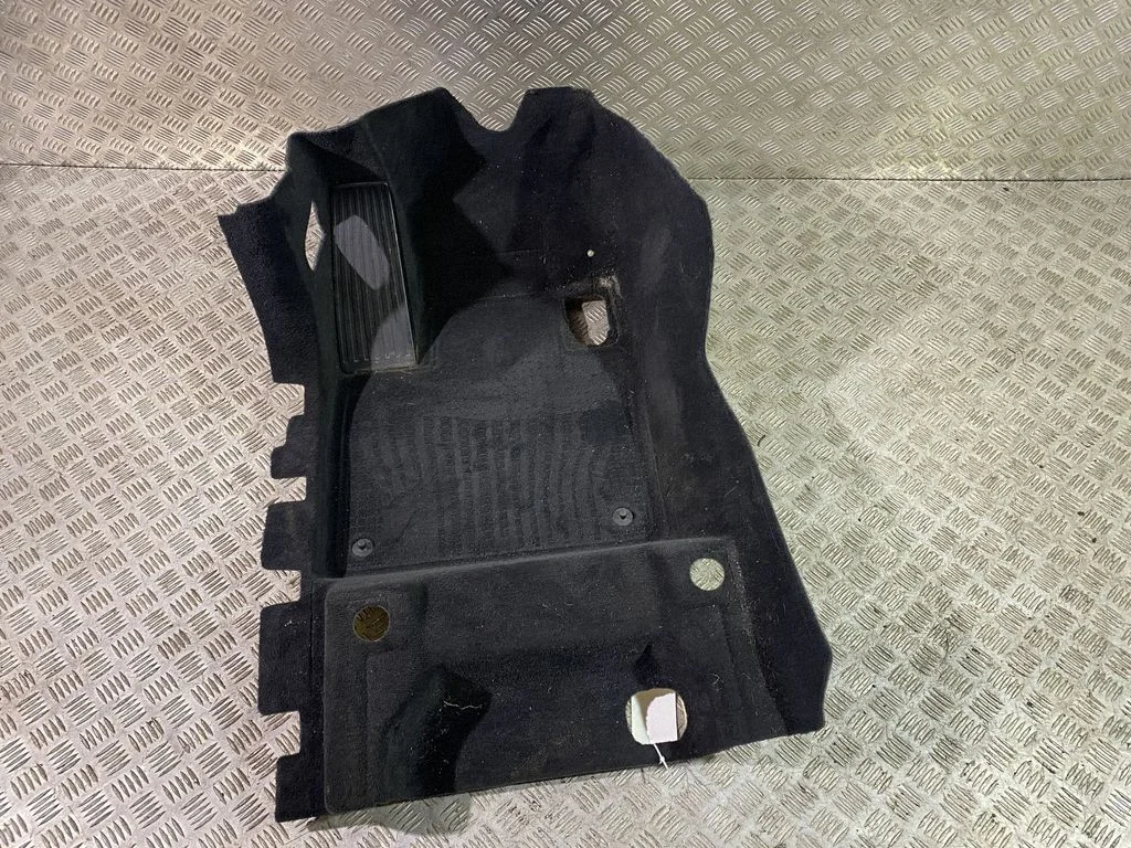 Front floor carpet liner – Volvo XC90 (2014-)