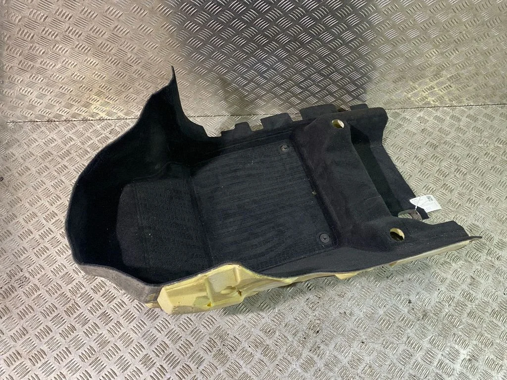 Front floor carpet liner – Volvo XC90 (2014-)