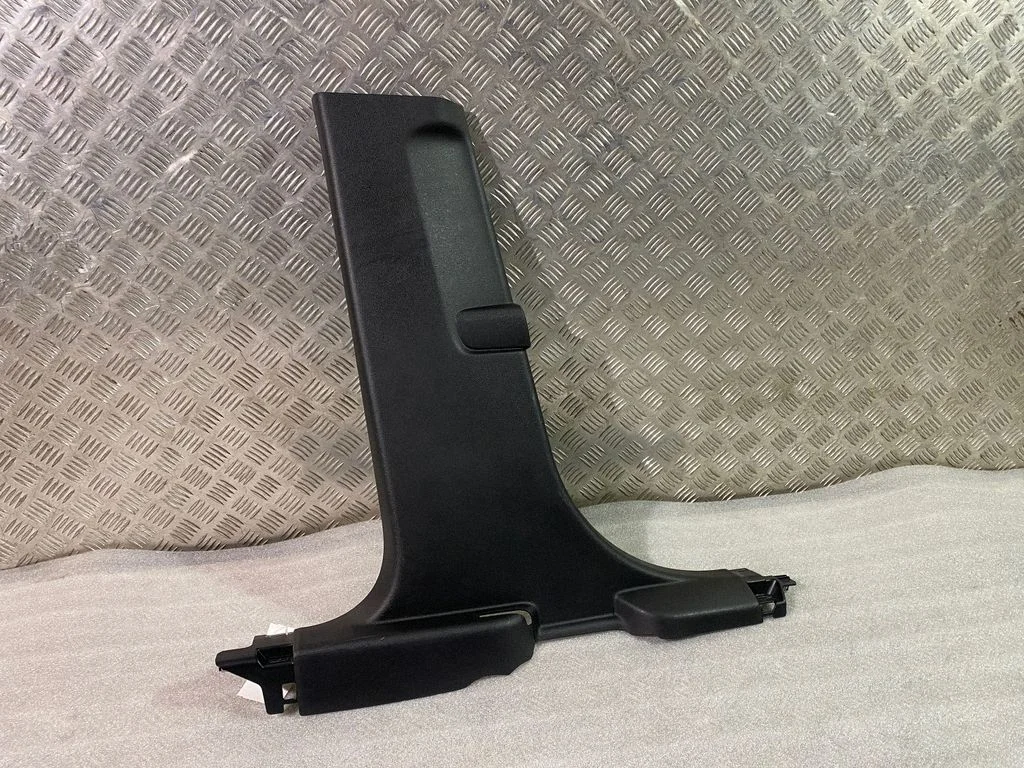 (B) pillar trim (bottom) LV4BS243W07ACW