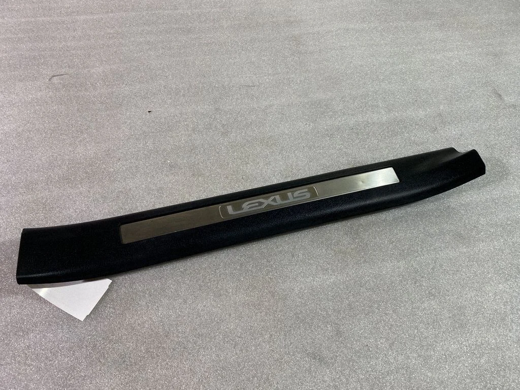Side skirt front trim – Lexus RX 450H (2016-)