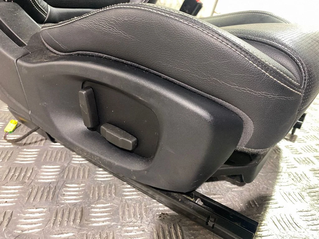 Front passenger seat – right