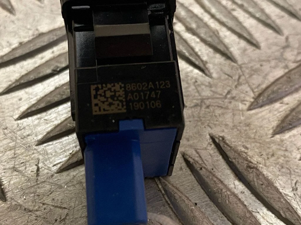 Traction control (ASR) switch – Mitsubishi Outlander (2013-2021)
