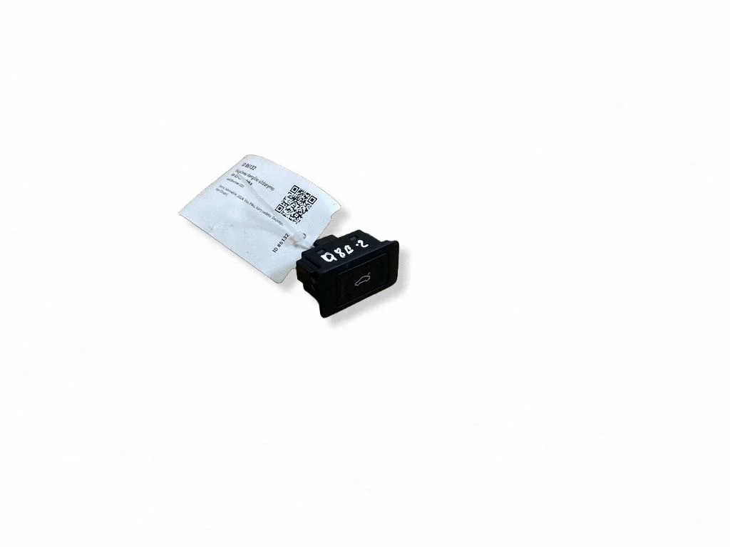 Tailgate/boot open switch button 4G0959831C