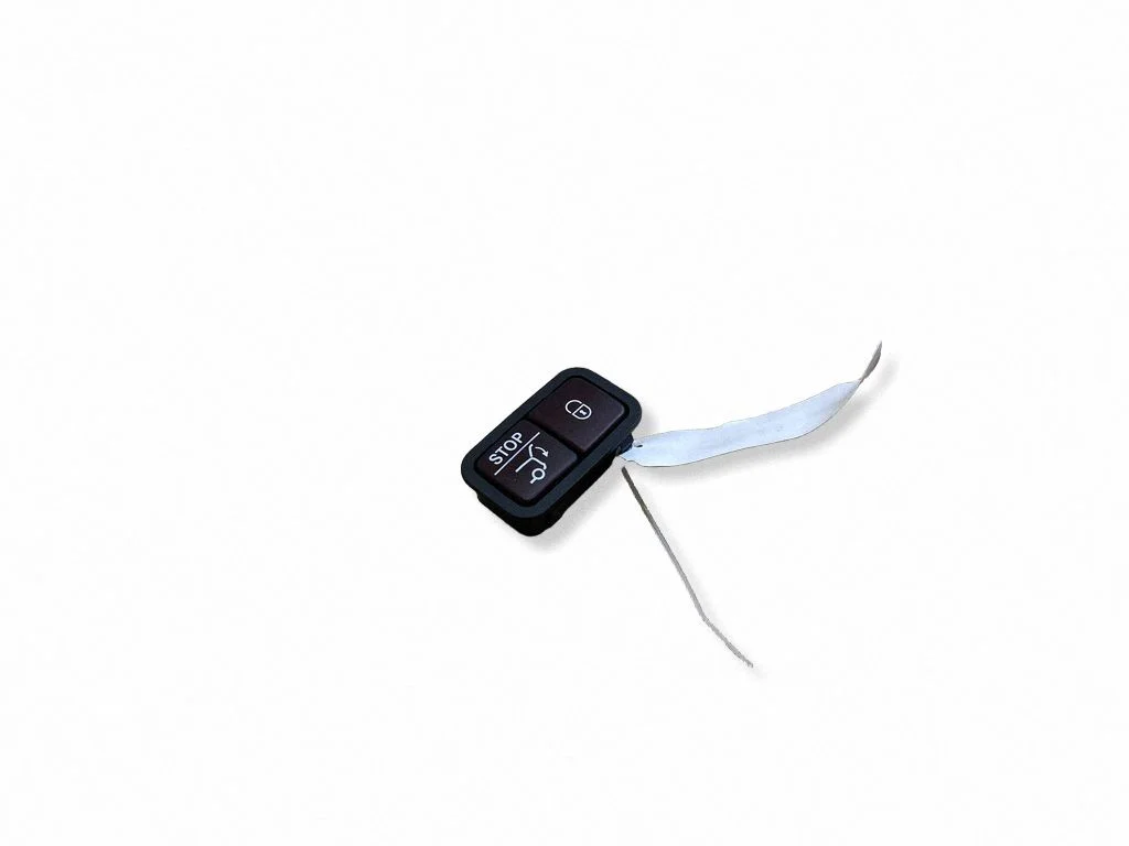Przycisk zamykania klapy bagażnika – Mercedes-Benz Klasa GLC C253 (2016-)