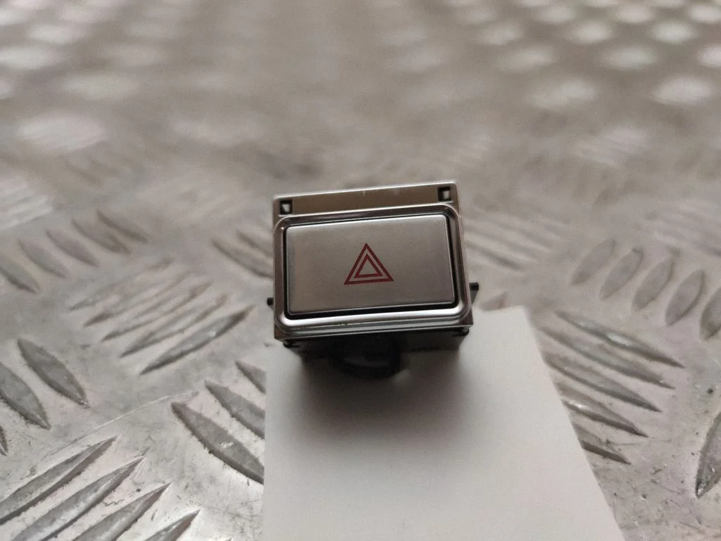 Hazard light switch J9D311K656AB