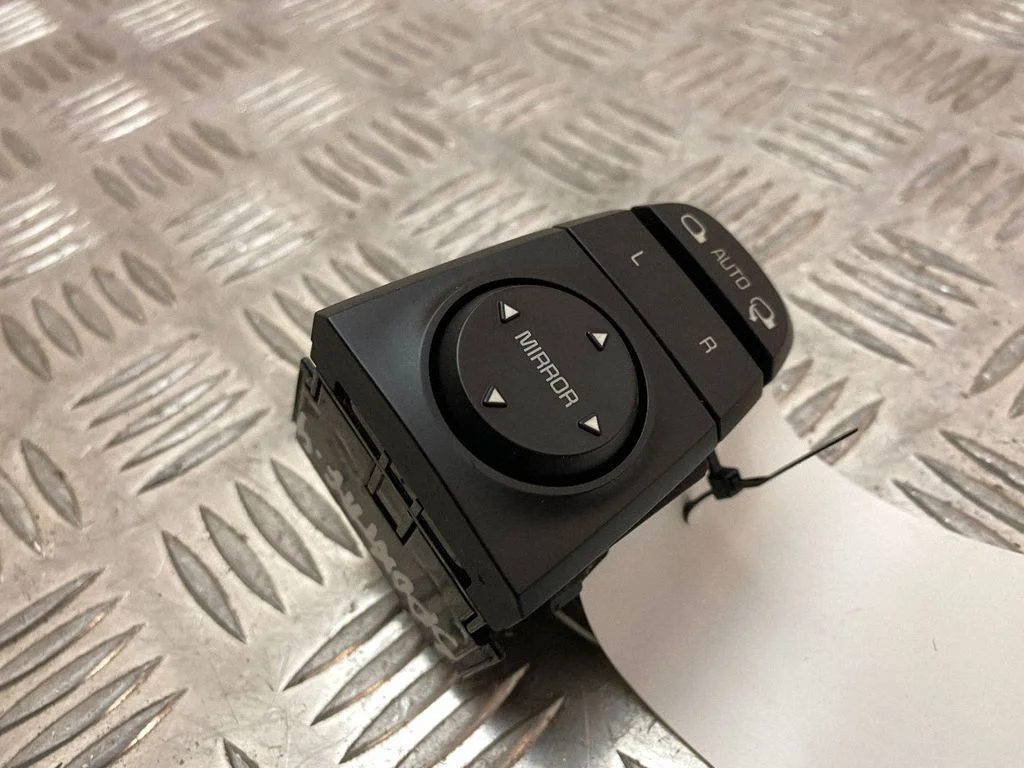 Wing mirror switch 93530D9000