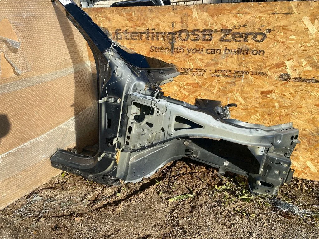 Front quarter panel – right