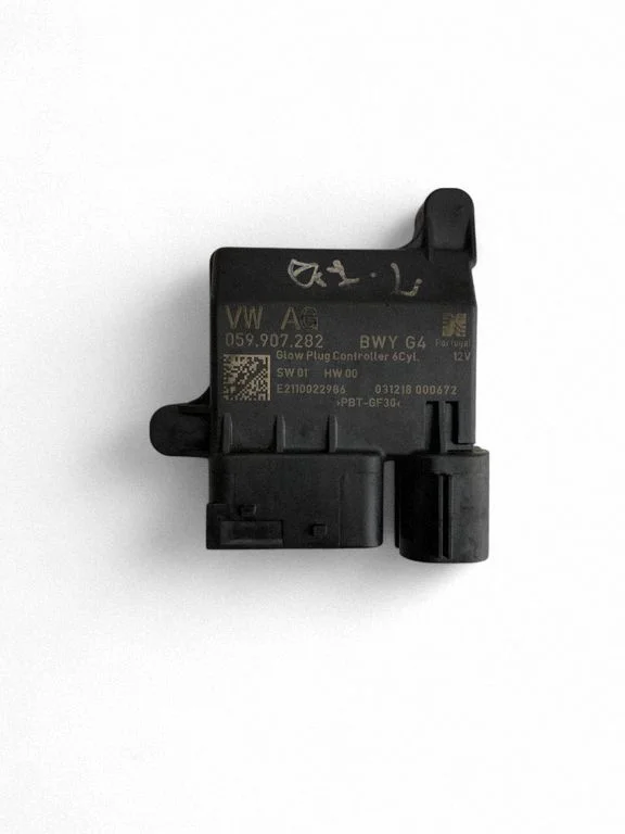 Glow plug pre-heat relay 059907282