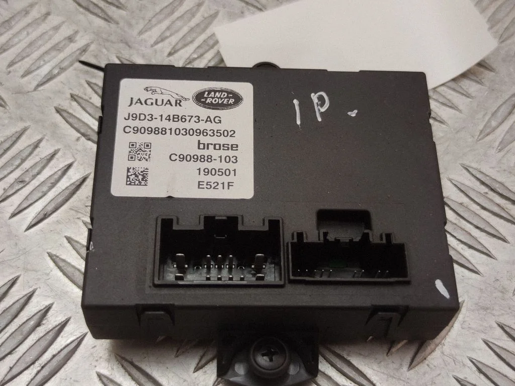 Door central lock control unit/module J9D314B673AG