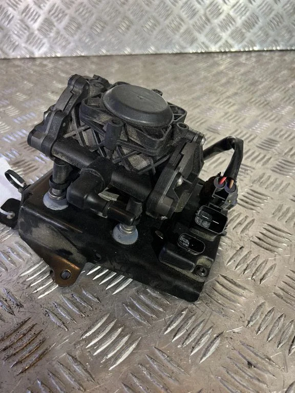 Vacuum pump 31658684