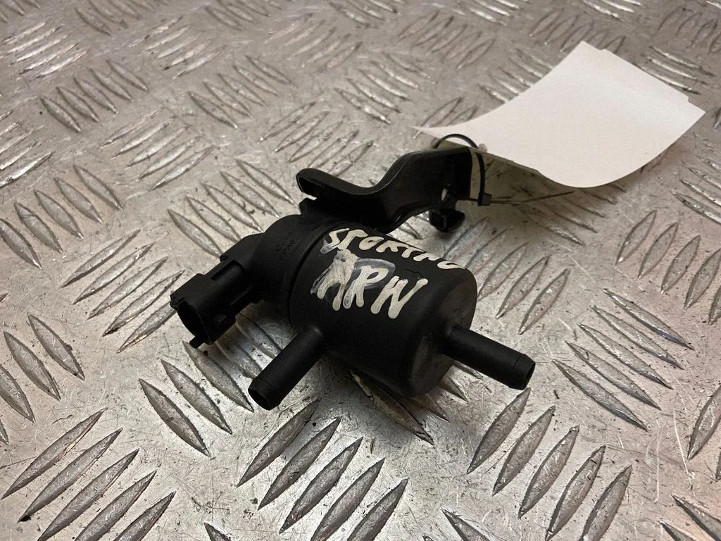 Vacuum valve 289103L000