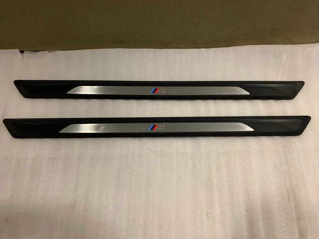 Priekšējo durvju apdare (molings) – BMW 2. sērija F22 F23 (2013-2017)