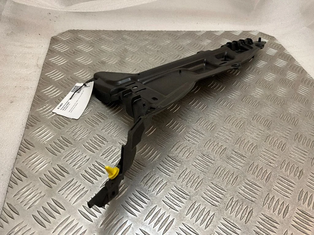 Bumper support mounting bracket corner 100927200F