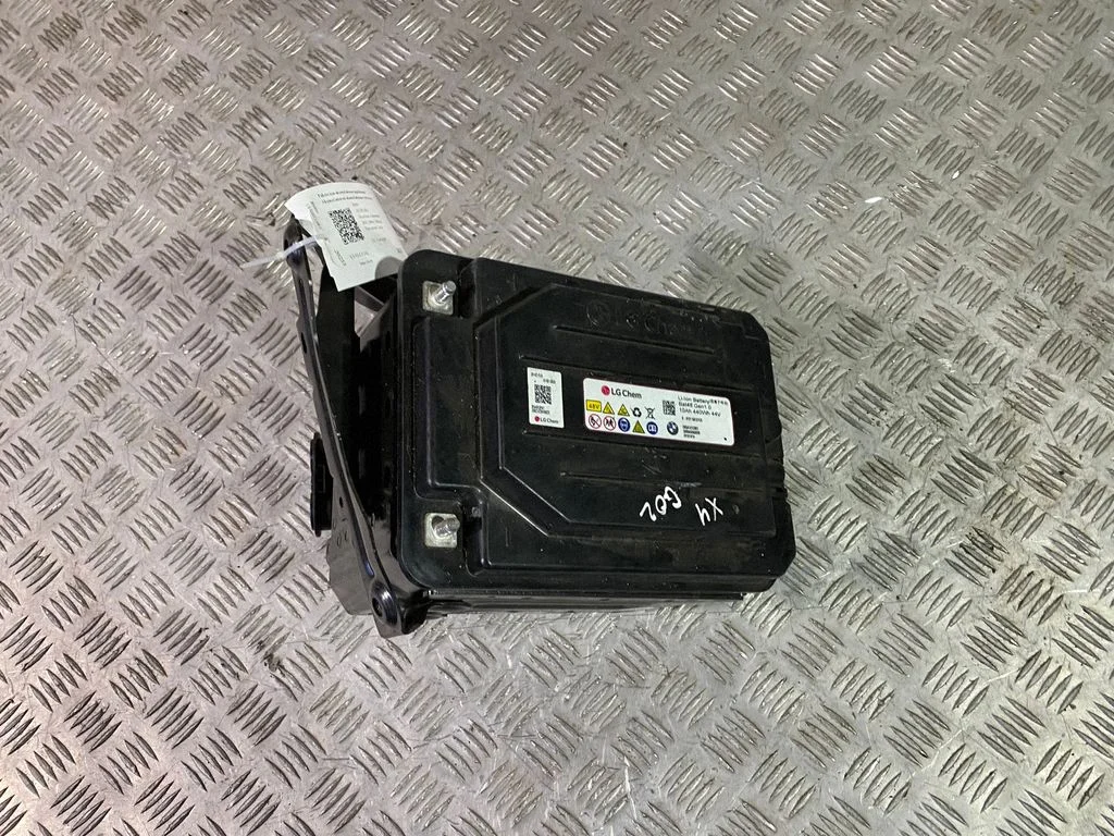 Battery charger (optional) – BMW X4 G02 (2018-)