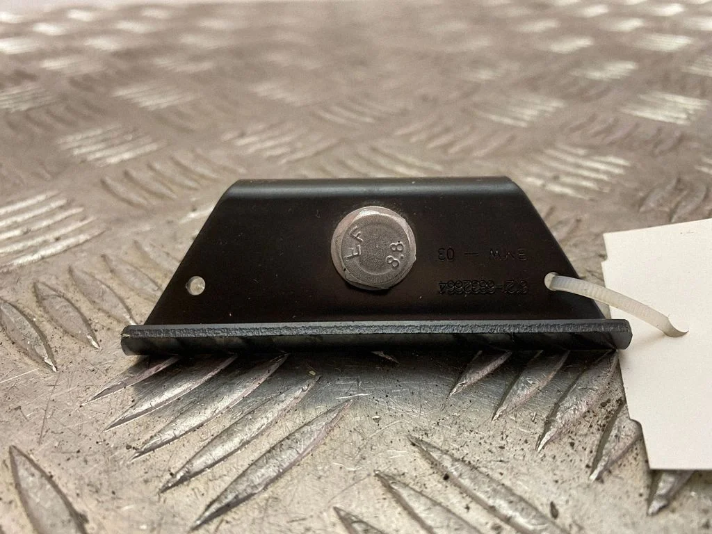 Battery bracket 6832664