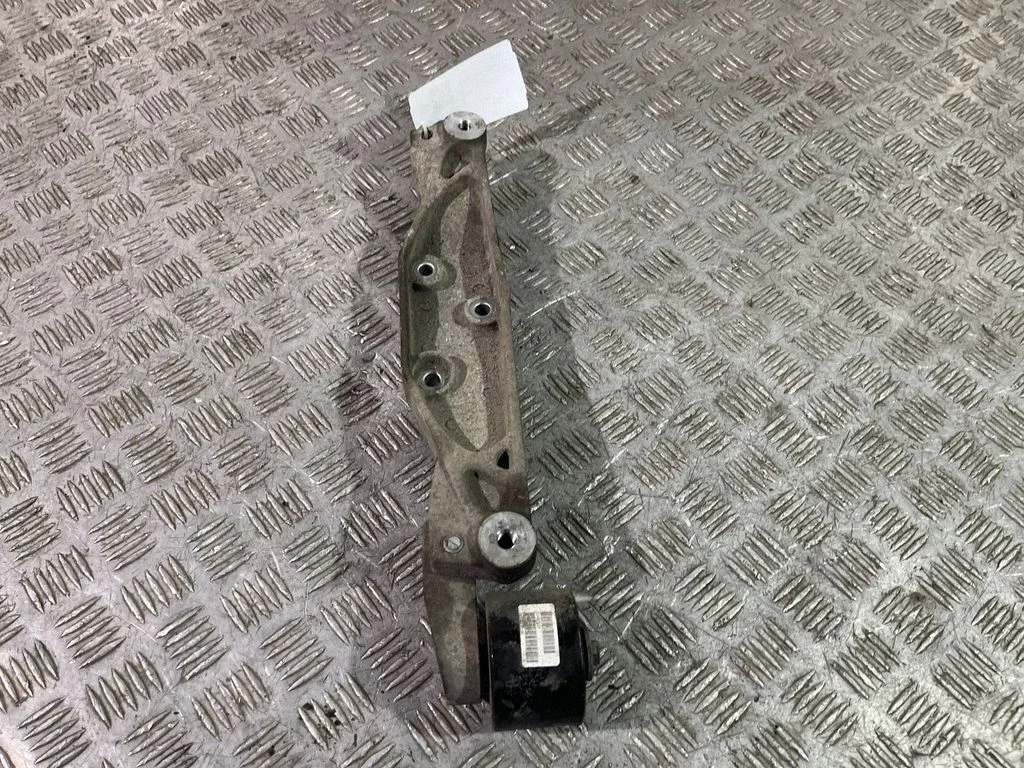 Tagumise reduktori (diferentsiaali) klamber – Volvo XC90 (2014-)