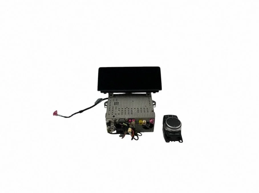 Radio/CD/DVD atskaņotājs/navigācija 8804457