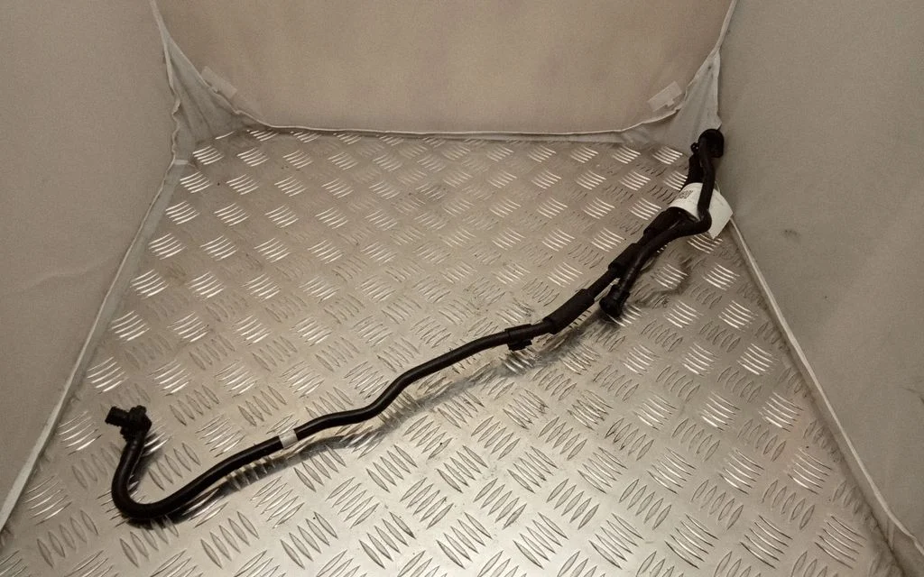 Breather/breather pipe/hose – BMW 2 Series F22 F23 (2013-2017)