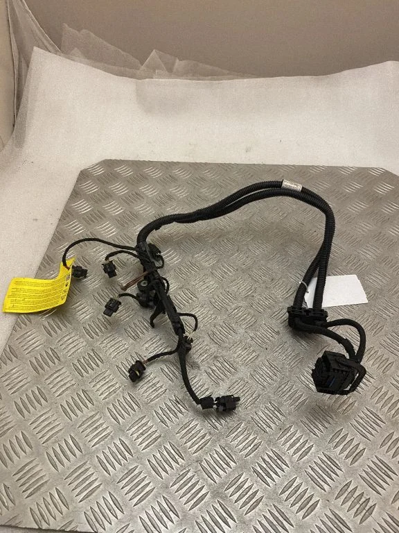 Fuel injector wires 8482361