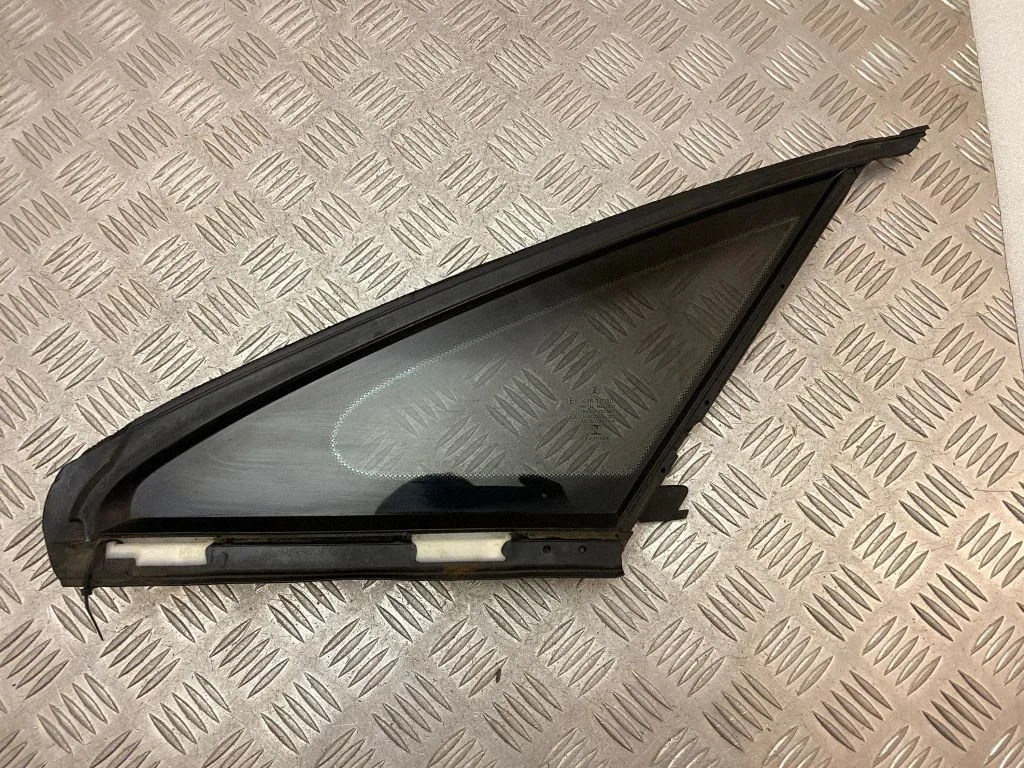Rear side window A2386709000