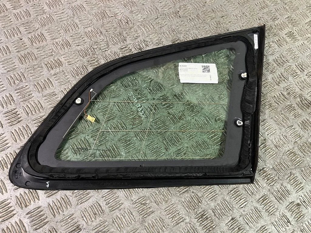Rear side window 31108776