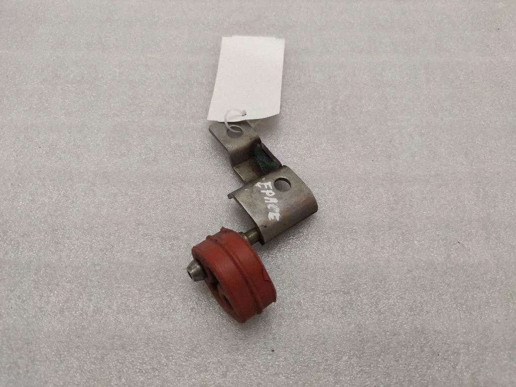 Muffler mount bracket/holder EJ735A262AA