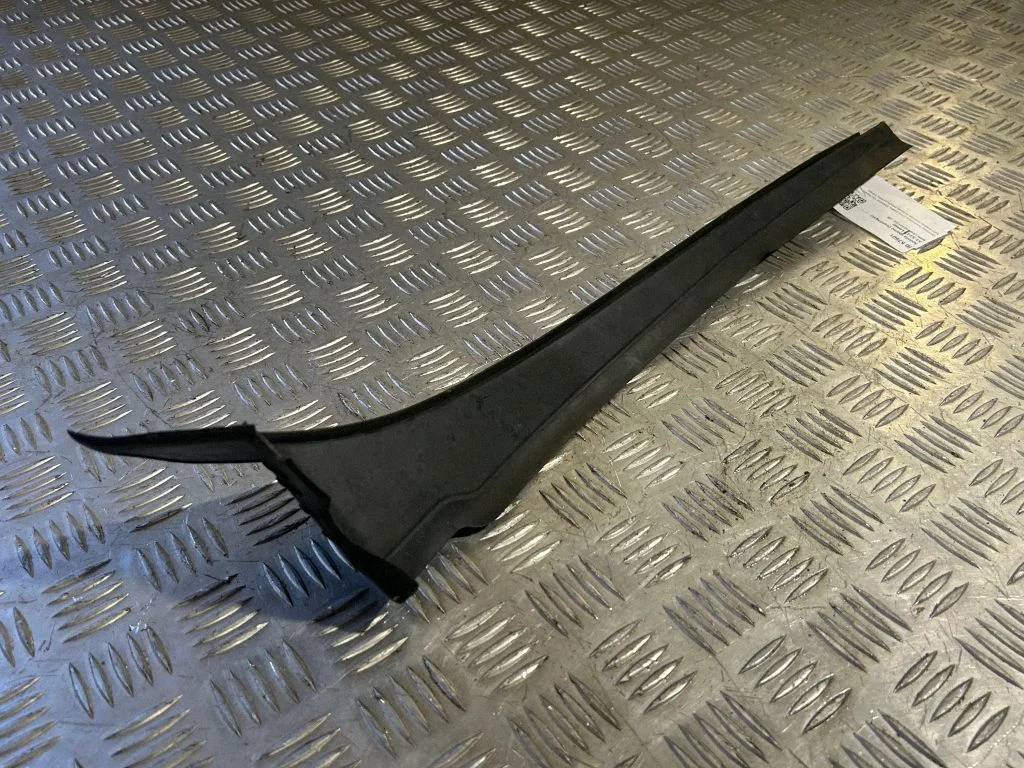 Fender trim (molding) 7264273