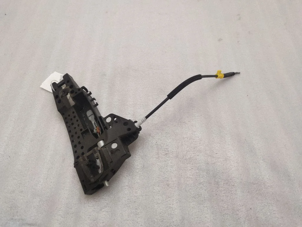 Rear door exterior handle/bracket 4H0837886