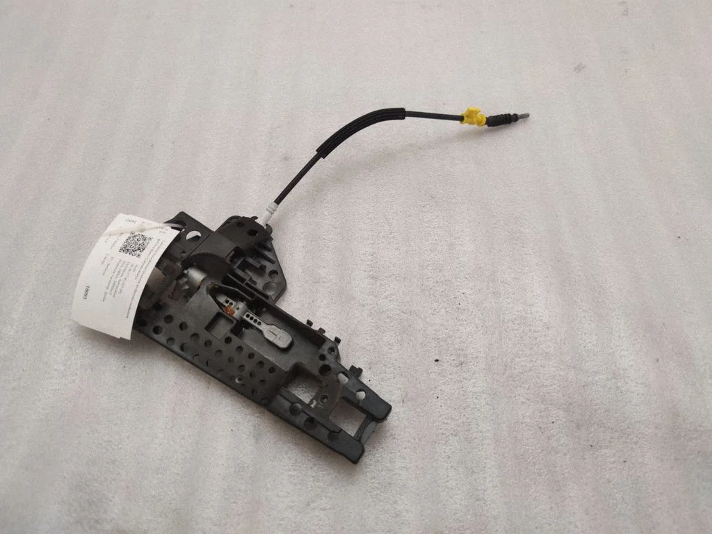 Rear door exterior handle/bracket 4H0837885