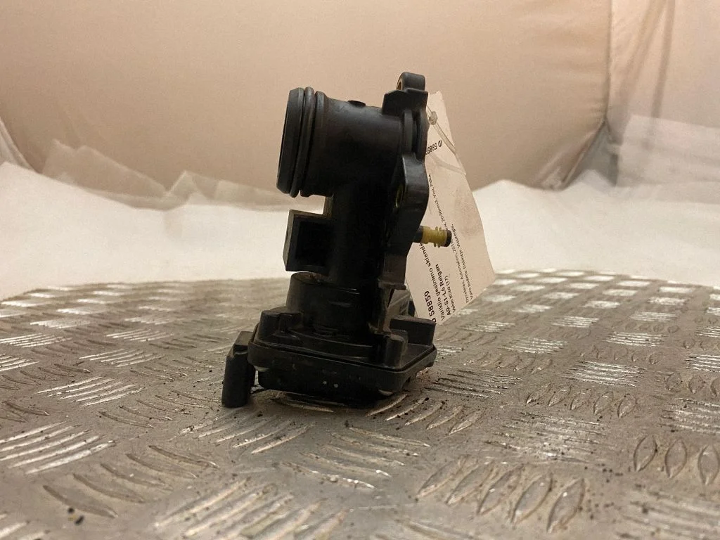 Engine shut-off valve 30668657