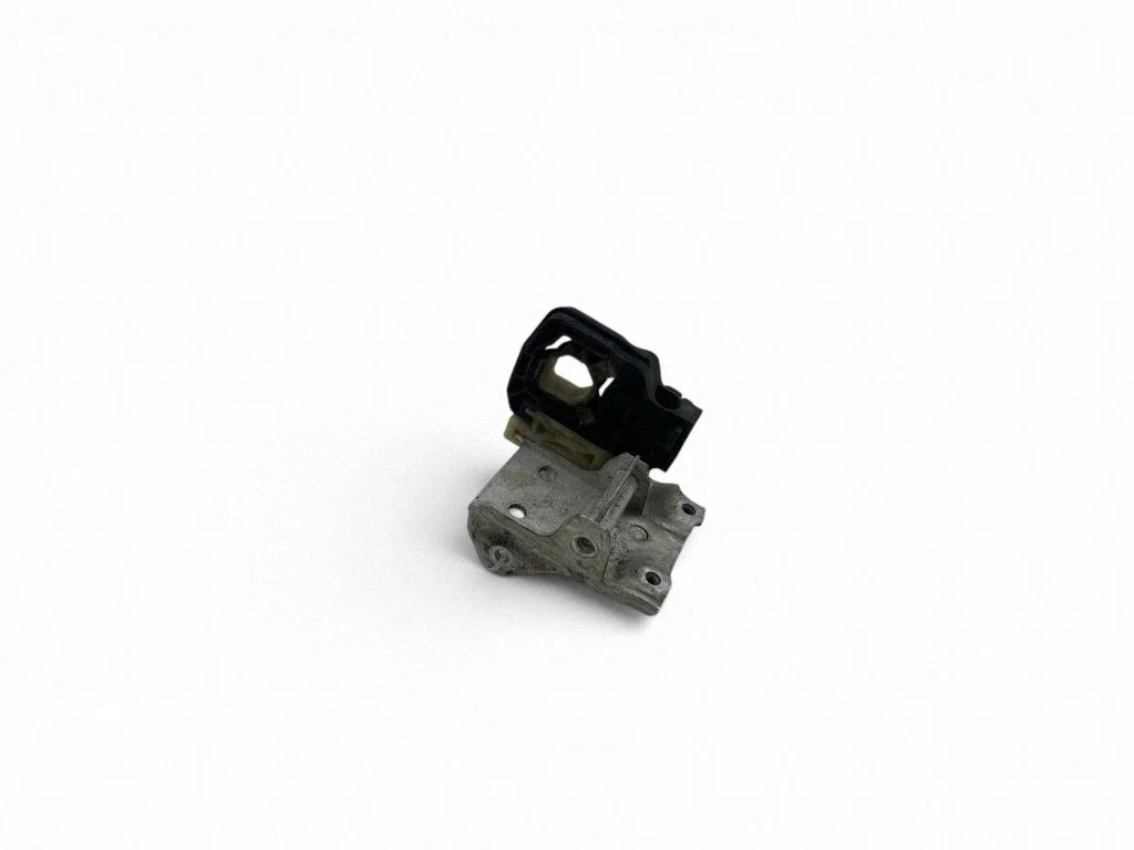 Radiator mount bracket