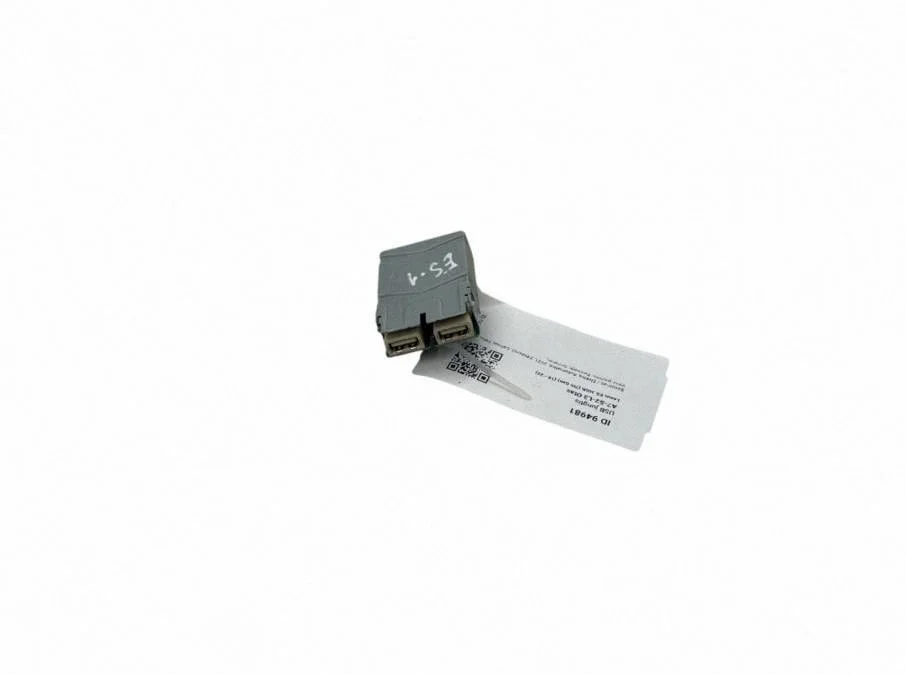USB-pesa – Lexus ES VII XZ10 (2018-2021)