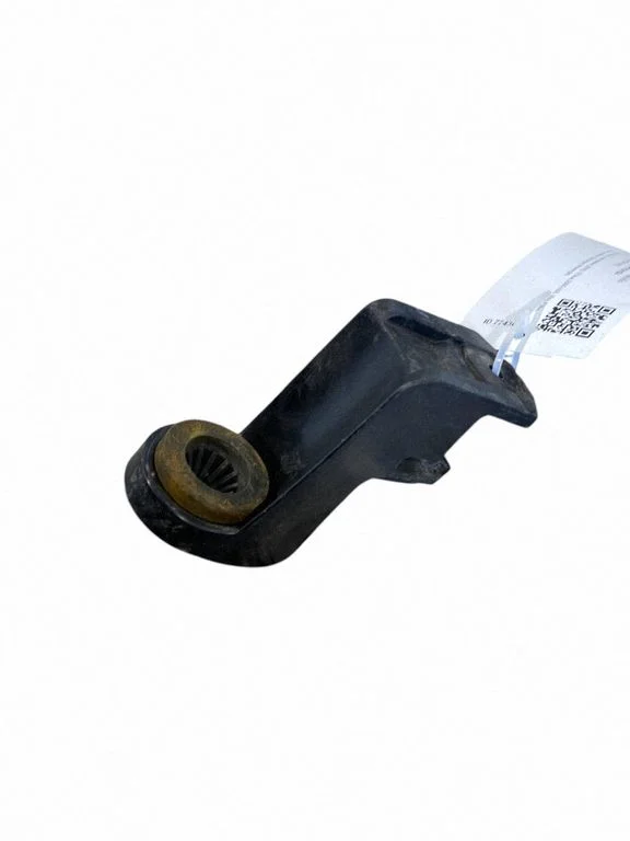 Air filter cleaner box bracket assembly 31370343