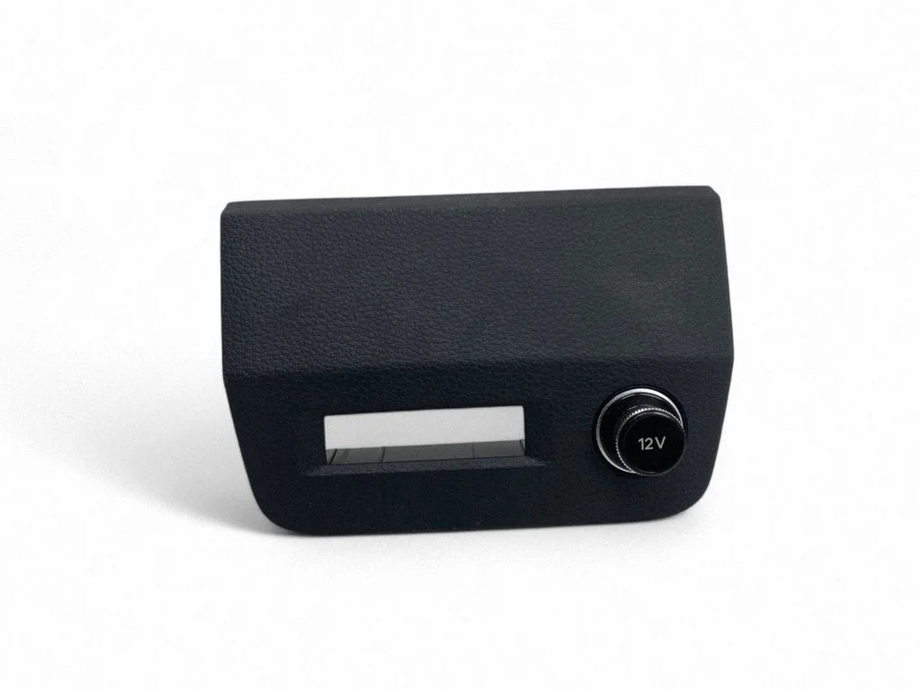 12 V pesa (taga) 4KE863324A