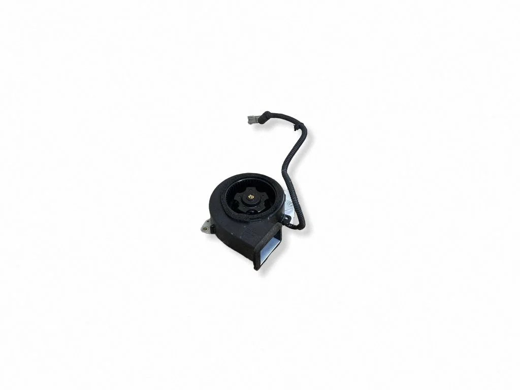 Hybrid/electric vehicle battery fan AB221870554