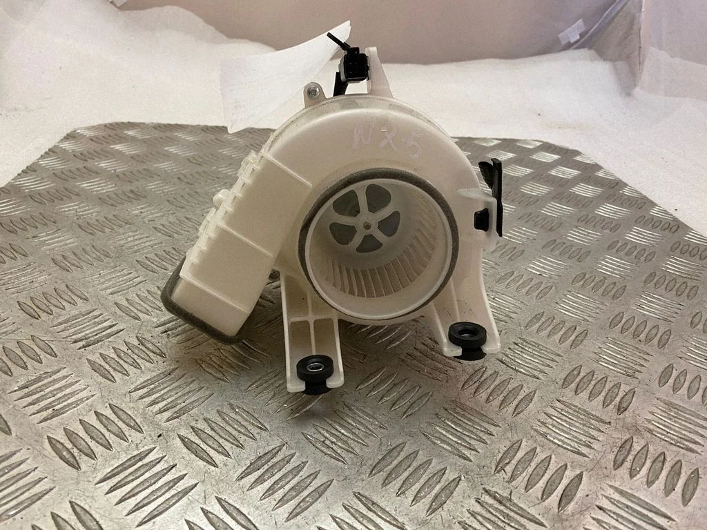 Hübriid-/elektriauto aku jahutusventilaator G923048080