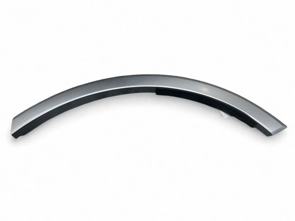 Rear fender molding trim 4M0853025