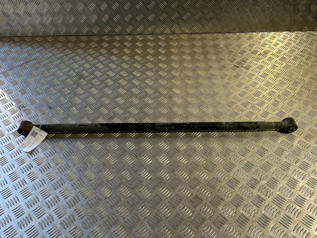 Rear traction arm rod