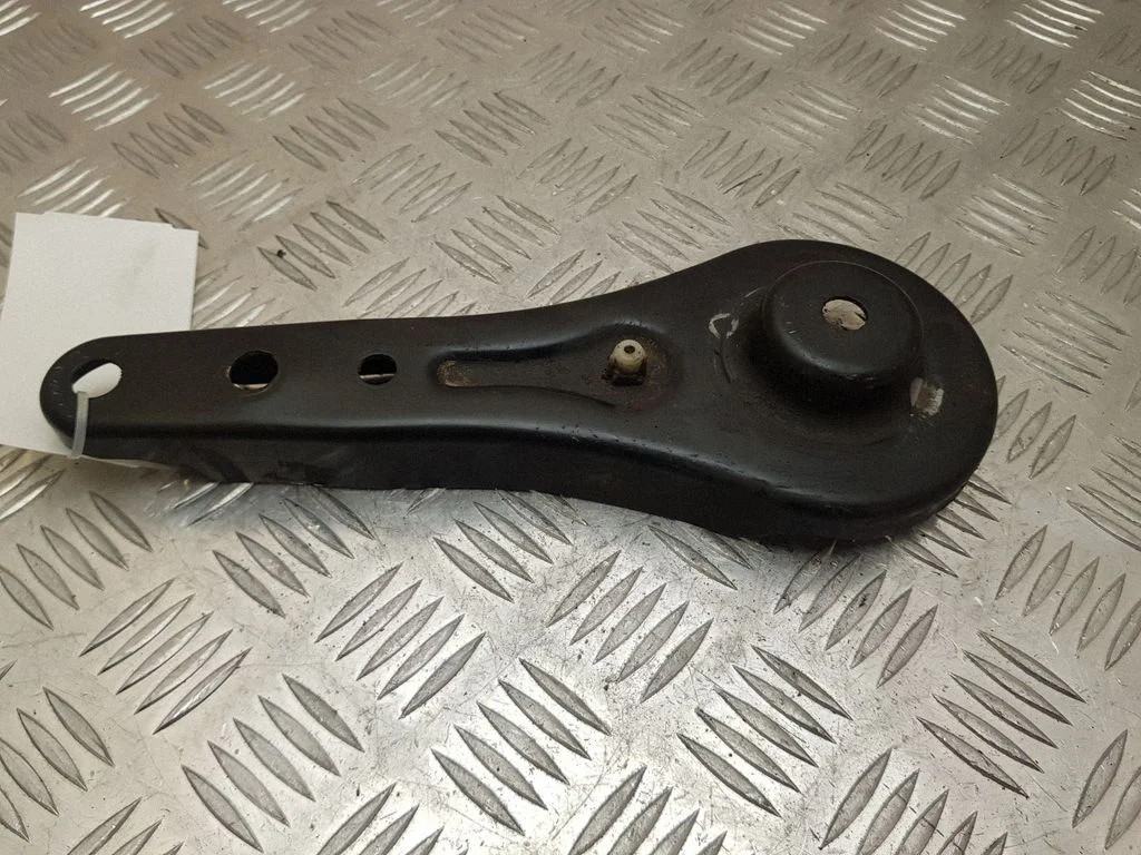 Tagumine reaktiivvarras – BMW 3-seeria F30 F35 F31 (2012-2018)