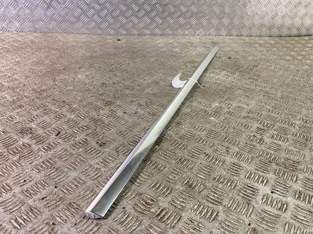 Rear fender molding trim – left