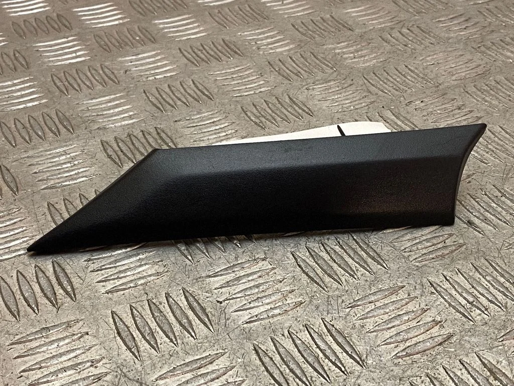 Moldings uz aizmugurējā spārna 87860J9000