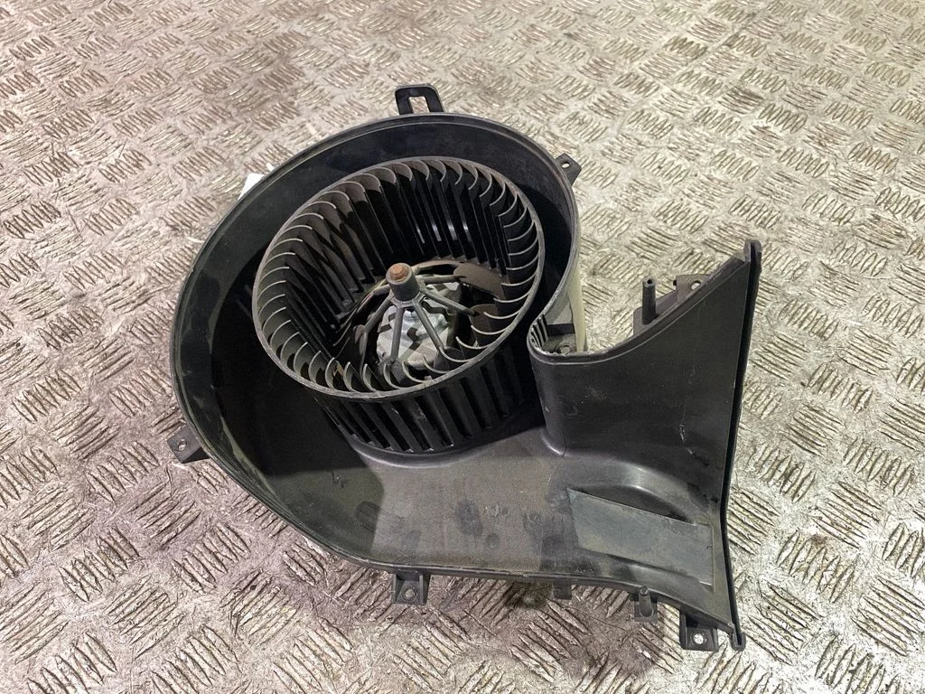 Front door blower motor – Opel Vectra C (2002-2005)