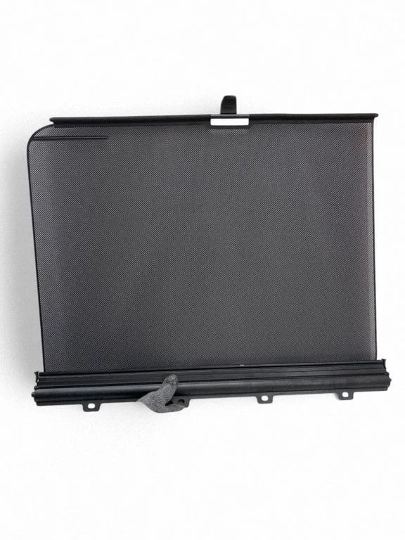 Estate rear side window sun shade/blind – Volvo XC90 (2014-)