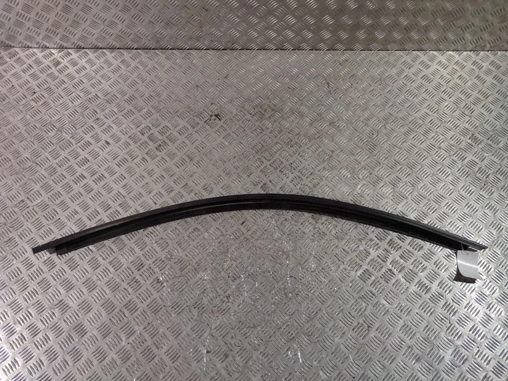 Front door glass trim molding – right