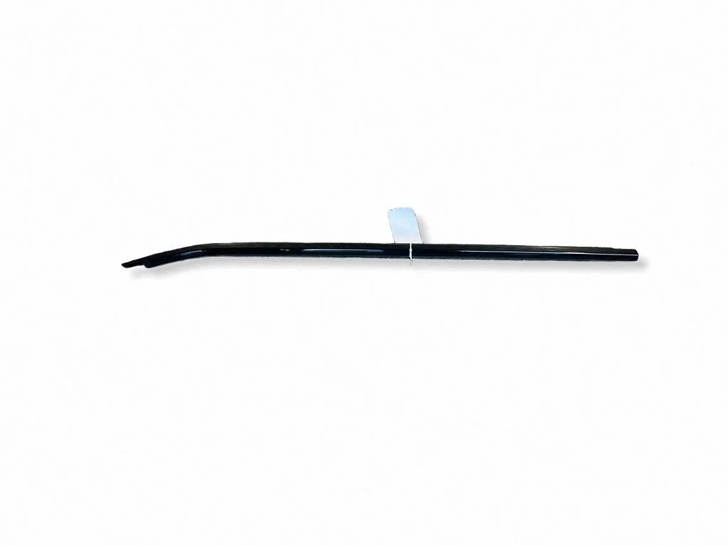 Front door glass trim molding – front right