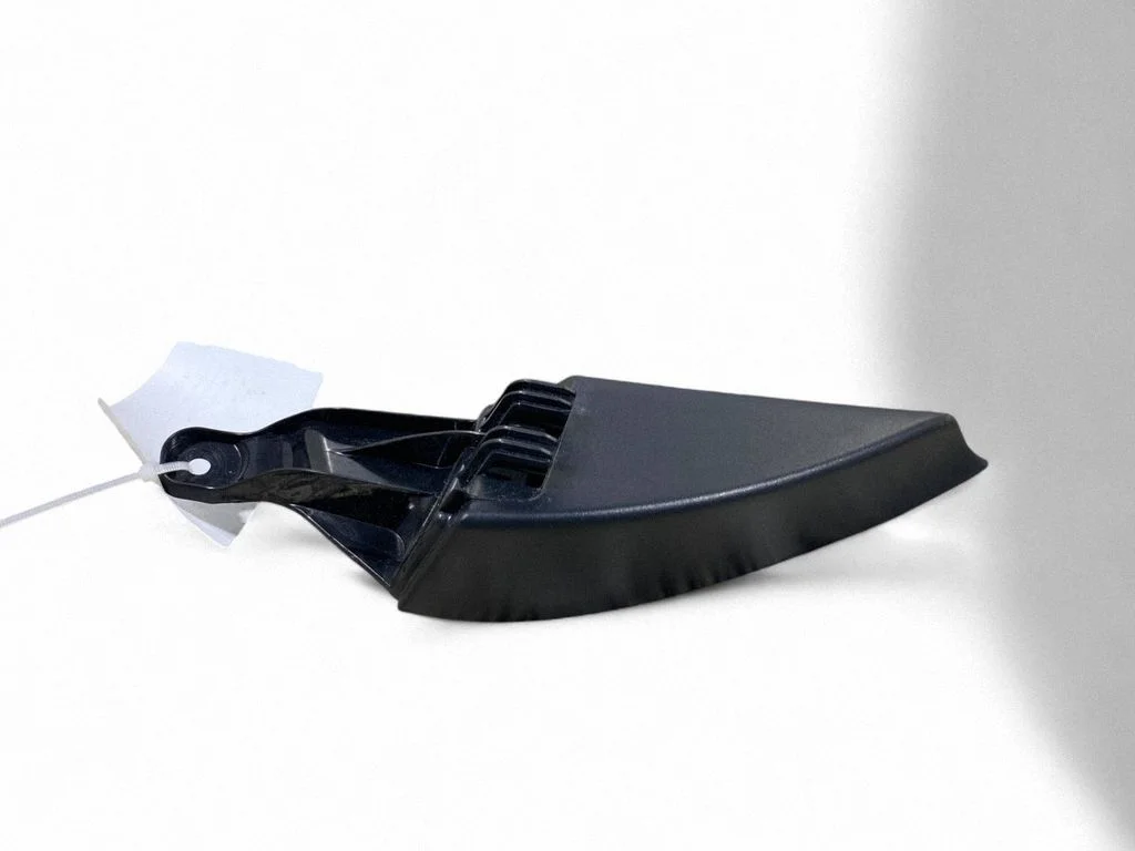 Front door glass trim molding 4M8867367A