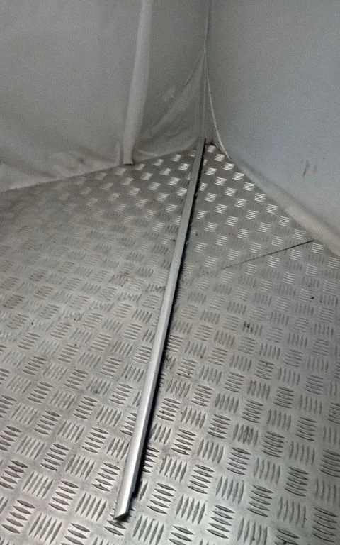 Front door glass trim molding – Volkswagen Touareg II (2010-2018)