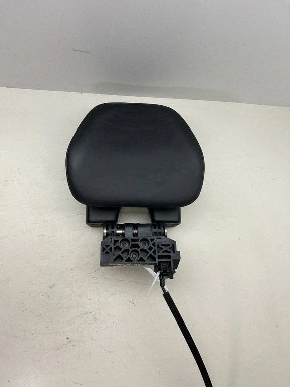 Third row seat headrest – Volvo XC90 (2014-)