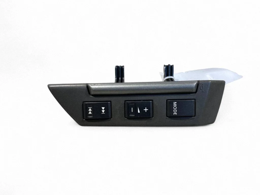 Steering wheel buttons/switches XPD500500WVH